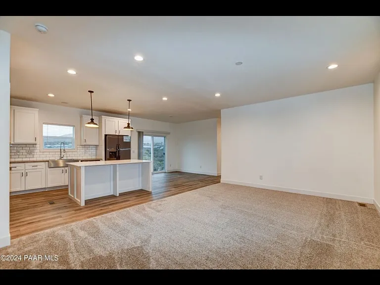 17828 E Hunters Ln — Photo 7
