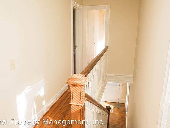 5th image of 303 N Main St