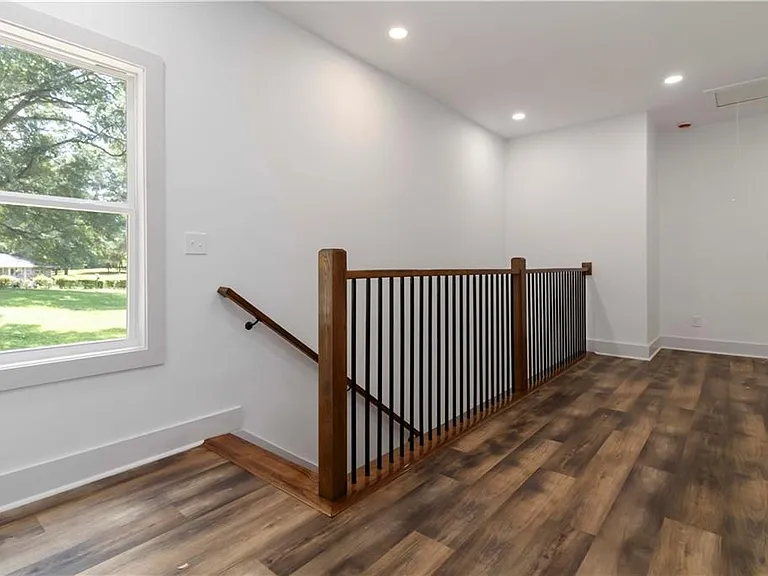 2884 Thompson Cir — Photo 22
