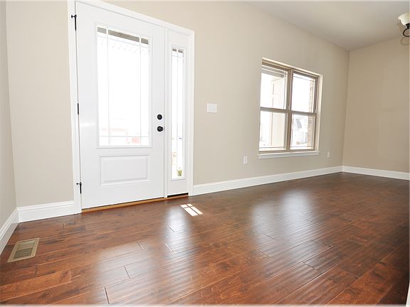 2nd image of 301 Aberdeen Dr