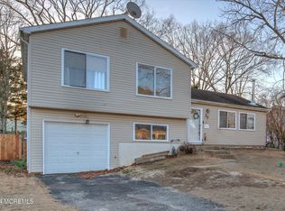 27 Mast Dr, Barnegat, NJ 08005