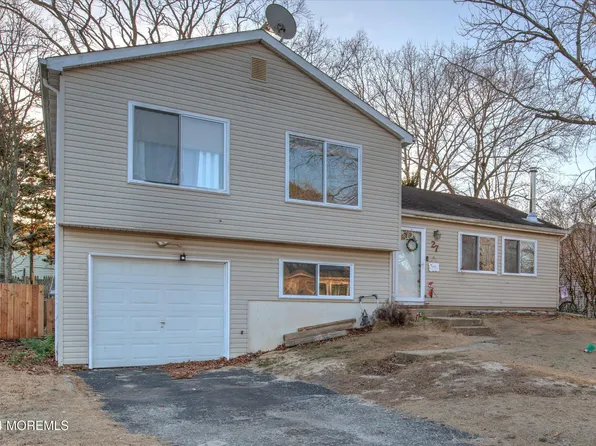 27 Mast Drive, Barnegat, NJ 08005