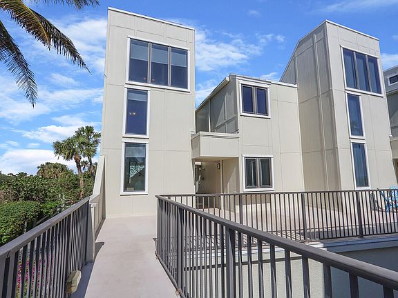 5th image of 2051 NE Ocean Boulevard #A-12