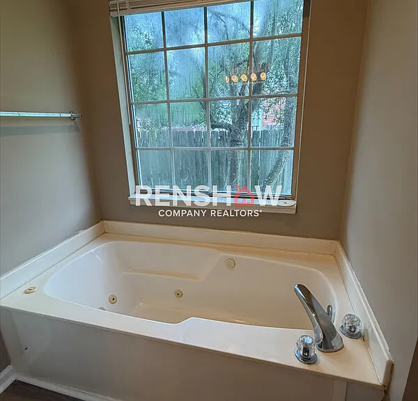 194 Pennington Pl — Photo 16