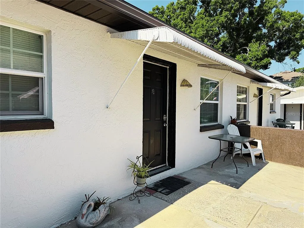 Building Photo - 6317 S Roberts Ave #A