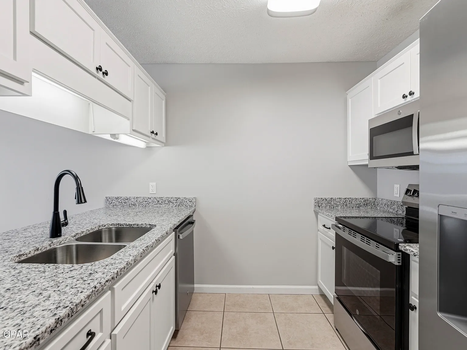 3 bed, 1244 sqft, $2,000 — Photo 3