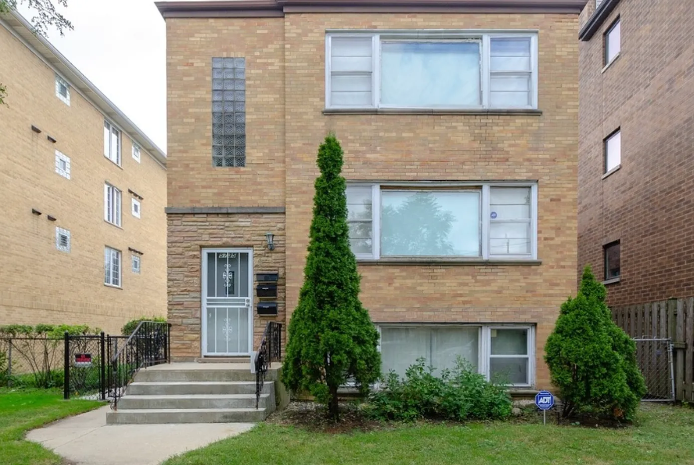3 bed, $2,500 — Photo 1