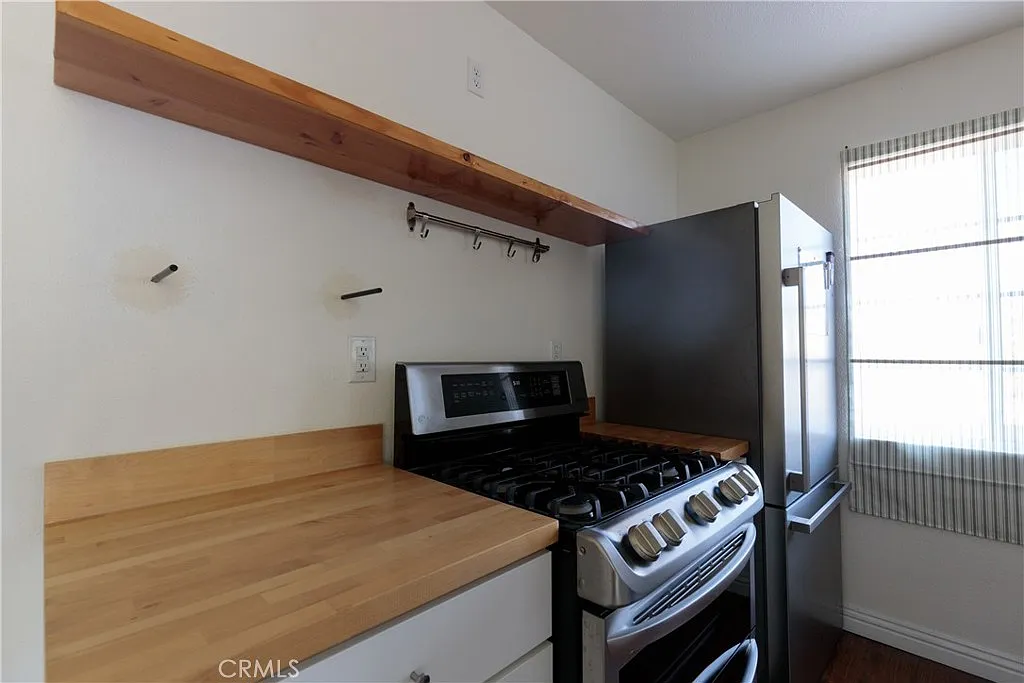 2 bed, 618 sqft, $2,360 — Photo 4