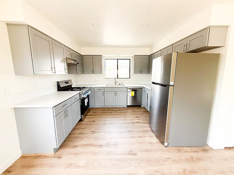 201 S Moore Ave #B — Photo 7