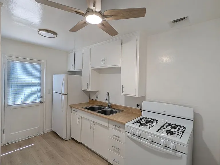 Park Vista Apartments — Photo 12