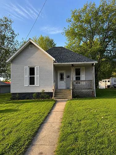 1112 E Locust St Photo 1