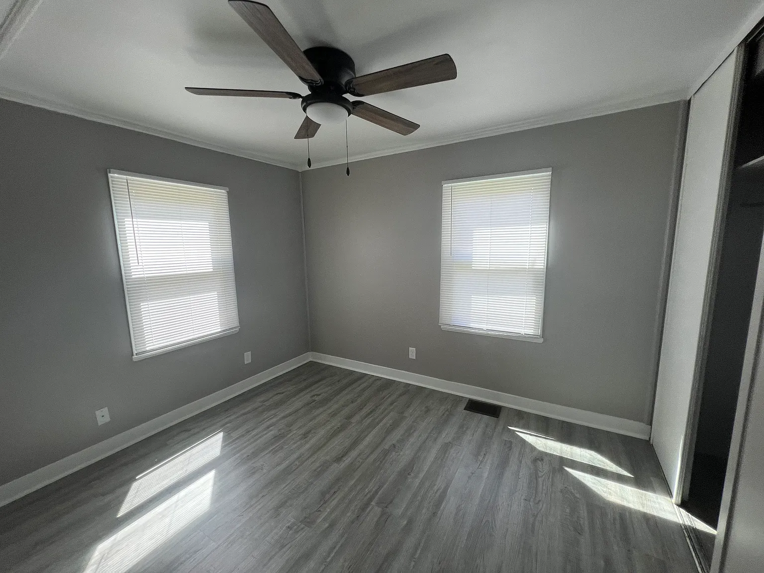 3 bed, $1,550 — Photo 4