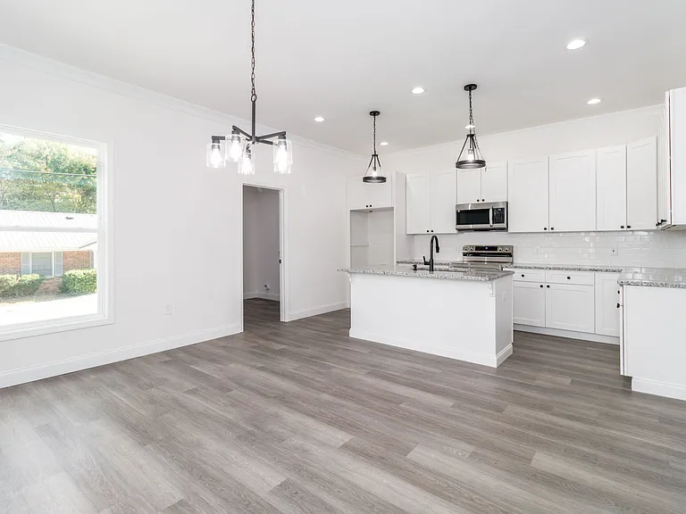 307 E Arch St — Photo 2