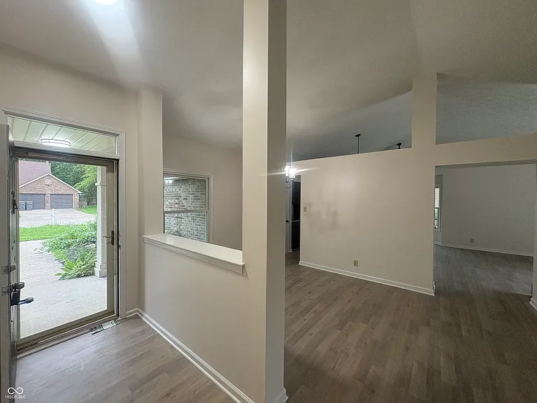7630 Lippincott Way — Photo 4