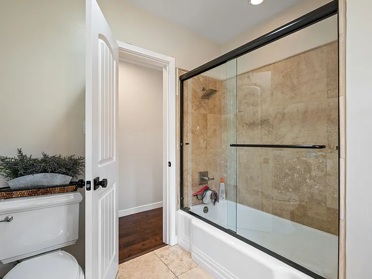 231 Avenue D — Photo 23