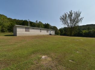 1076 Cedar Creek Rd, Linden, TN 37096