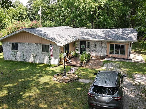 2nd image of 909 North Rd