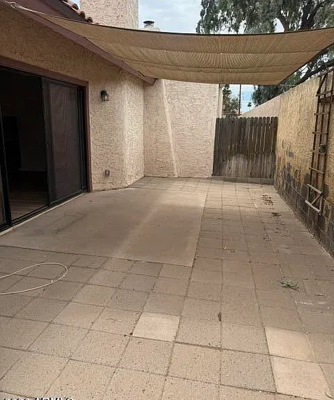 1818 S River Dr — Photo 16