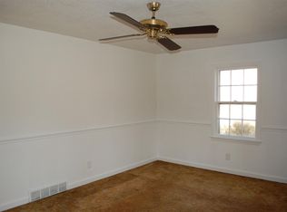 404 Lindsey St, Statesville, NC 28625