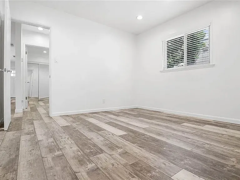 1500 Voorhees Ave — Photo 22