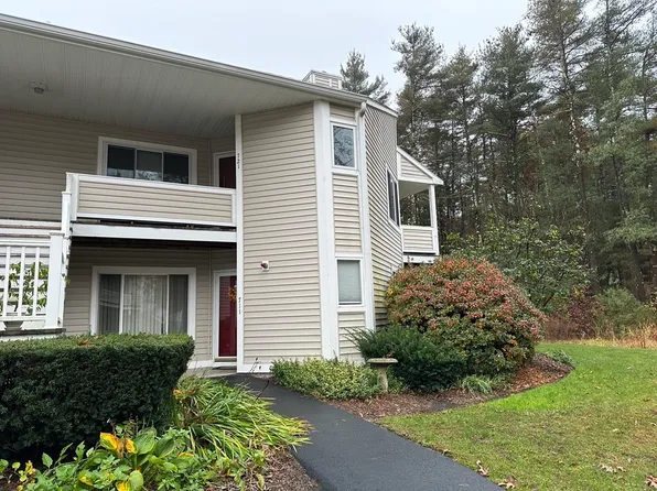 750 Whittenton St APT 711, Taunton, MA 02780