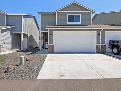 474 Bedrock Loop, West Richland, WA, 99353