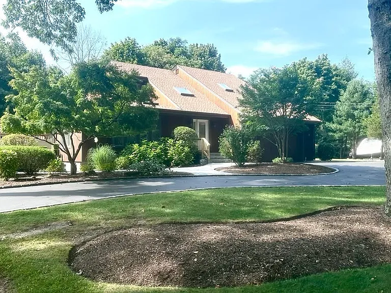 500 Hoffman Ln — Photo 1