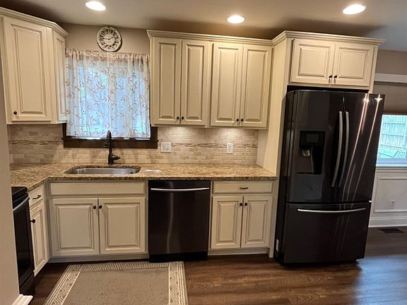 4th image of 5631 Lake Michigan Dr