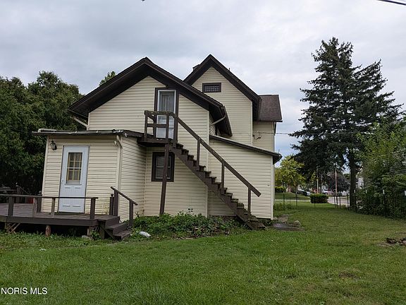 2nd image of 330 W Clinton St #1/2