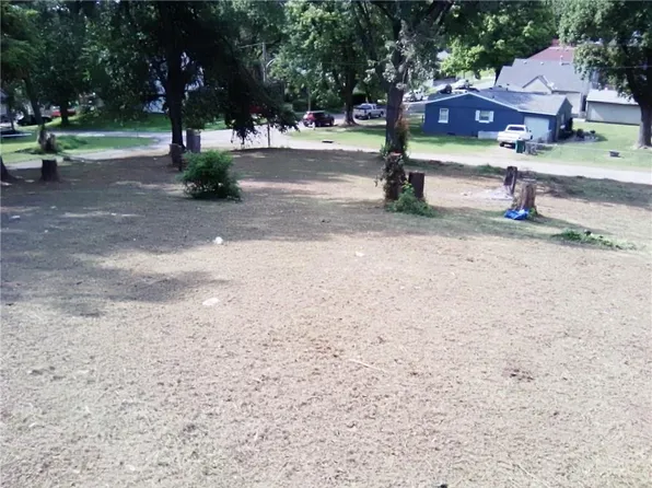 1601 S 18th St, Saint Joseph, MO 64507