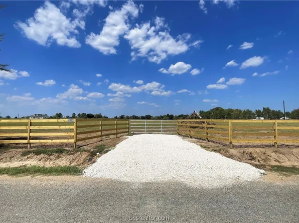 32200 Howell Rd, Waller, TX 77484