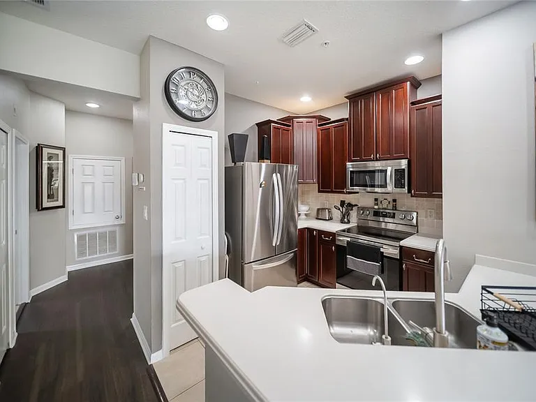 3760 Parkridge Cir #23-204 — Photo 8