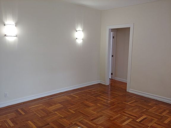 3rd image of 8603 102nd St APT 5J