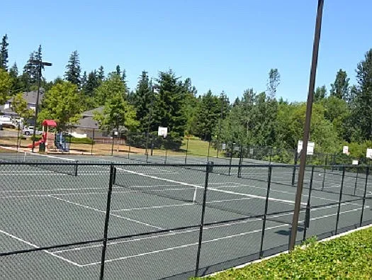 Neighborhood amenities, also has a swimming pool included within walking distance.
