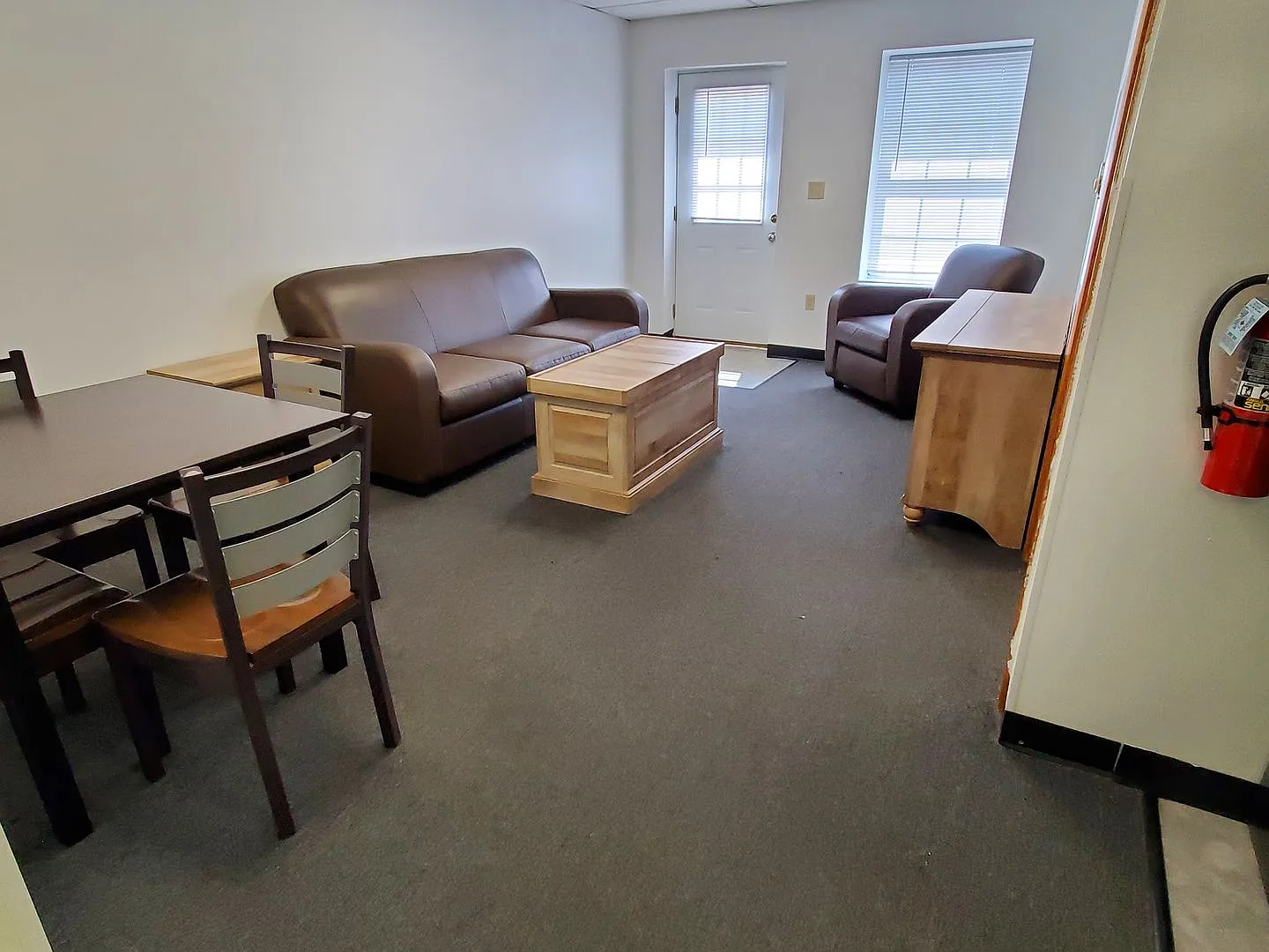 131 N. Sparks St. — Photo 4