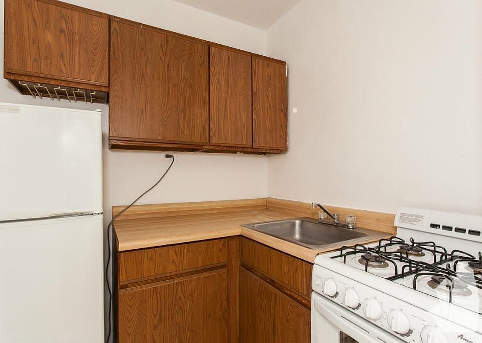 1st image of 711 W Belmont Ave APT 501L