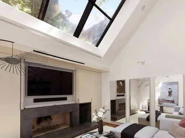 251 East 61st Street image 30 of 35