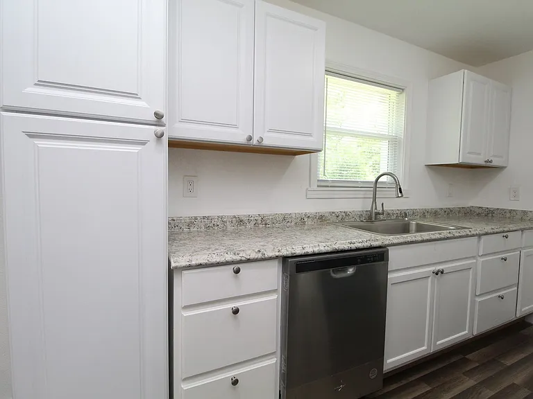 6037 Syrcle Ave — Photo 9