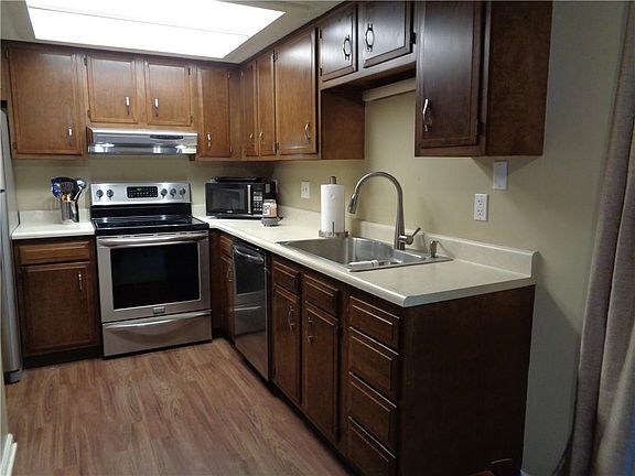 3rd image of 1306 Jackson Park Pl