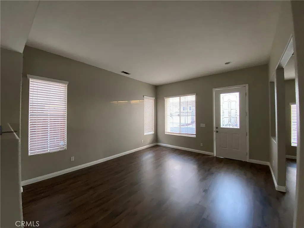 4 bed, 2.5 bath, 2390 sqft, $3,300 — Photo 2