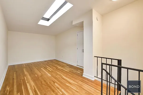 Rented by Bond New York | media 20