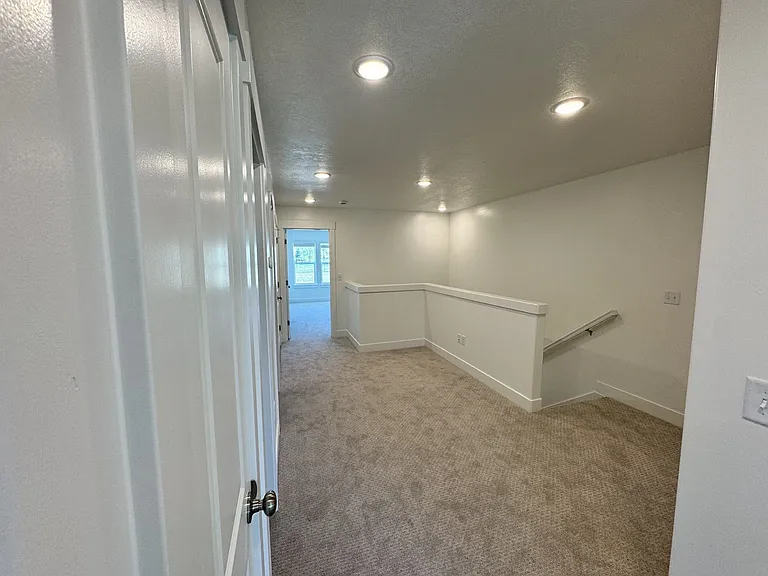 526 S 1215 W — Photo 7