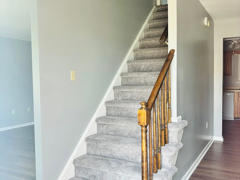 111 Diminish Dr — Photo 4
