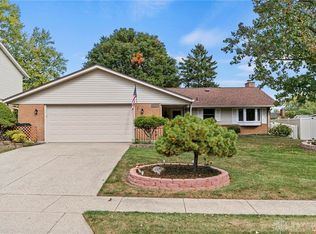 383 Zimmer Dr, Fairborn, OH 45324