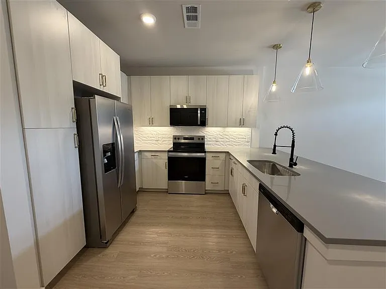 District on the Etowah Apartments — Photo 1163