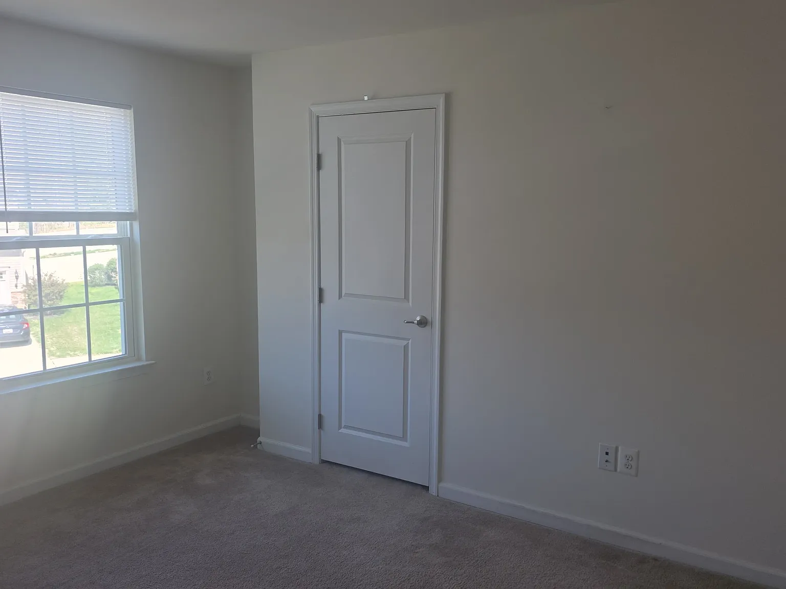 1 bed, 3321 sqft, $800 — Photo 2