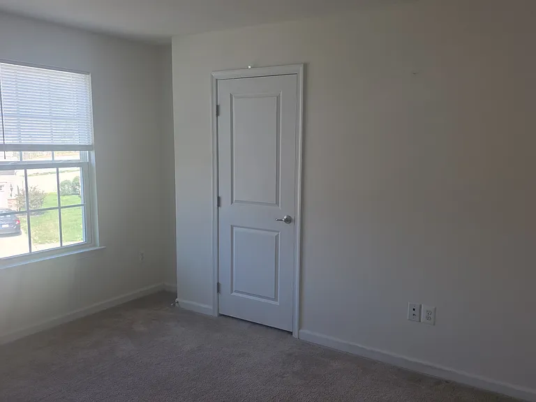 5185 Mudville Ln — Photo 2