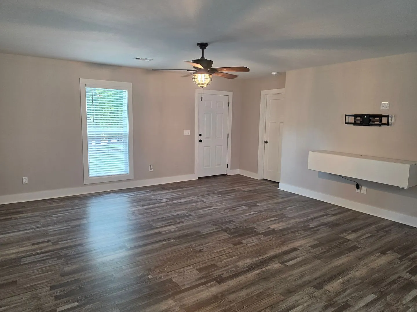 Charming New Build — Photo 2