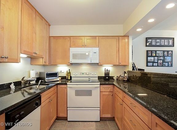 3rd image of 1560 N Sandburg Ter APT 904