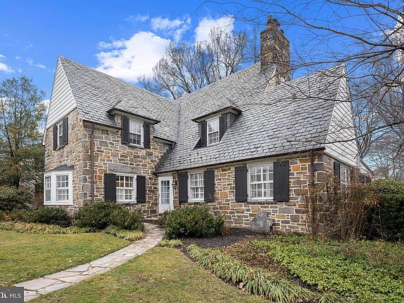 3rd image of 5405 Springlake Way